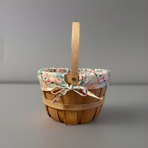 Chipwood Woven 6” Basket W/Handle Pastel Floral Cotton Liner 9” Diameter